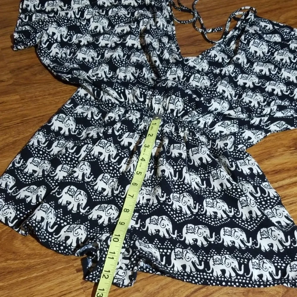 FOREVER 21 | Elephant Print V-Neck Breezy Romper Boho Festival Vacation | S‎
